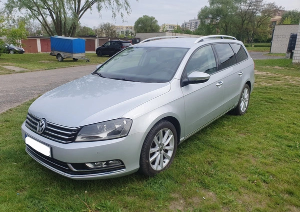 Volkswagen Passat cena 26600 przebieg: 220000, rok produkcji 2012 z Gliwice małe 211